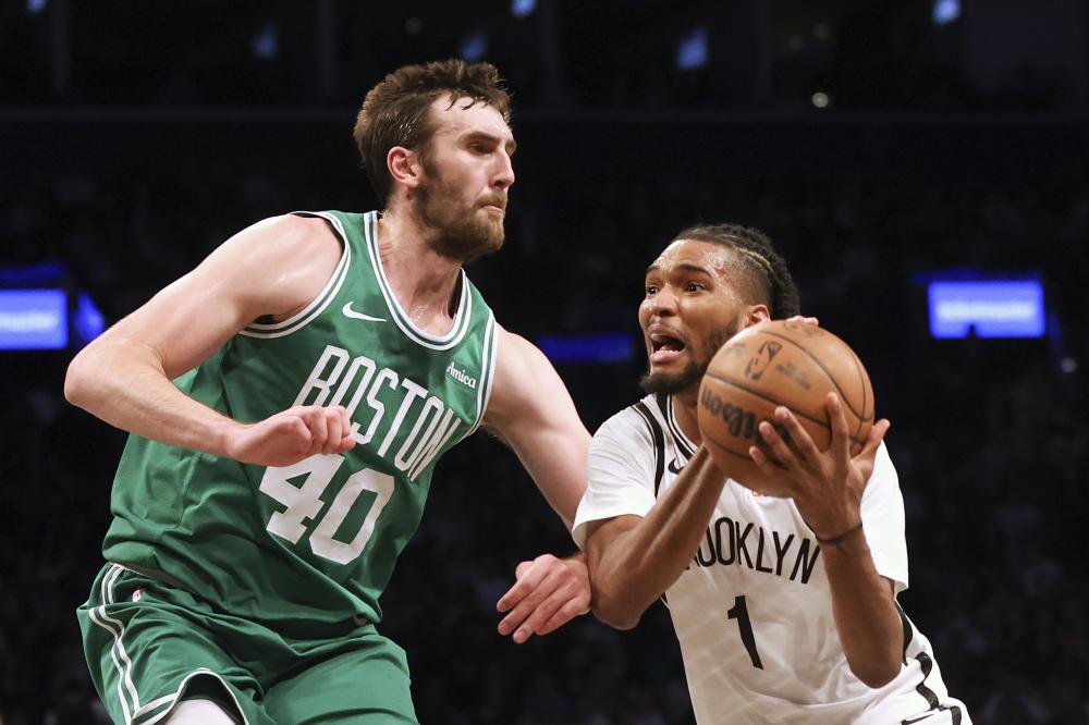 籍球员上场 籍球员上场